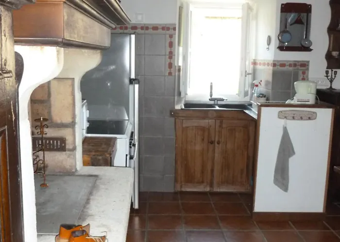 Maison De Village Nyaraló