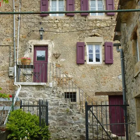 בית נופש Maison De Village Saint-Paul-des-Fonts